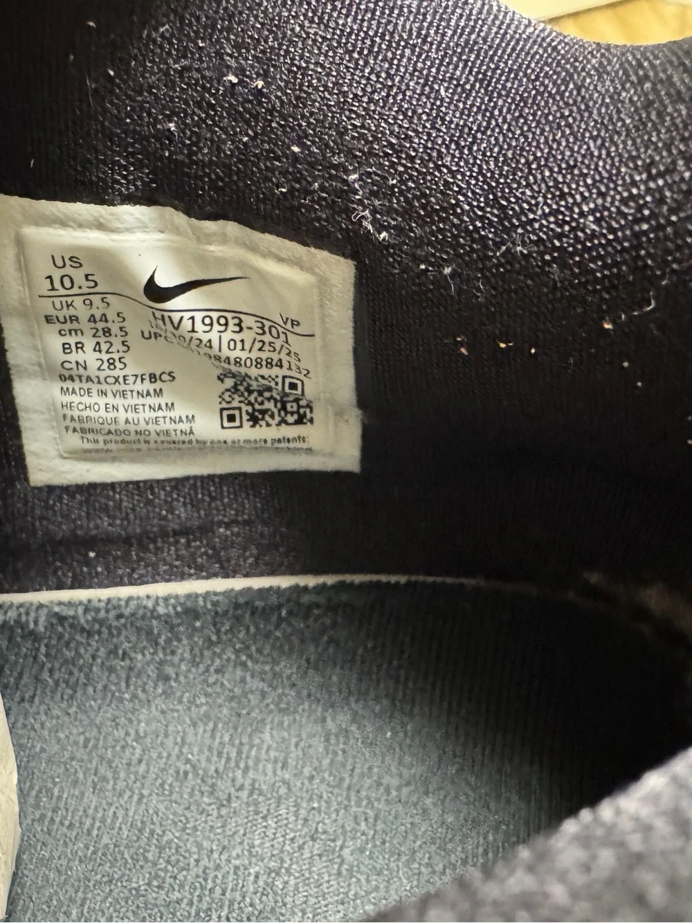 Men’s basketball shoes. Size 10.5. KD 18